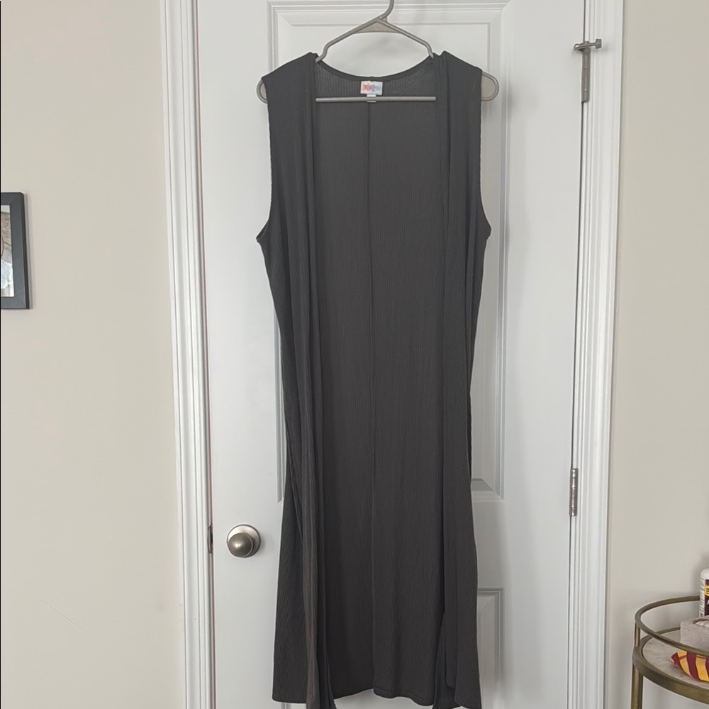 Large cardigan sleeveless